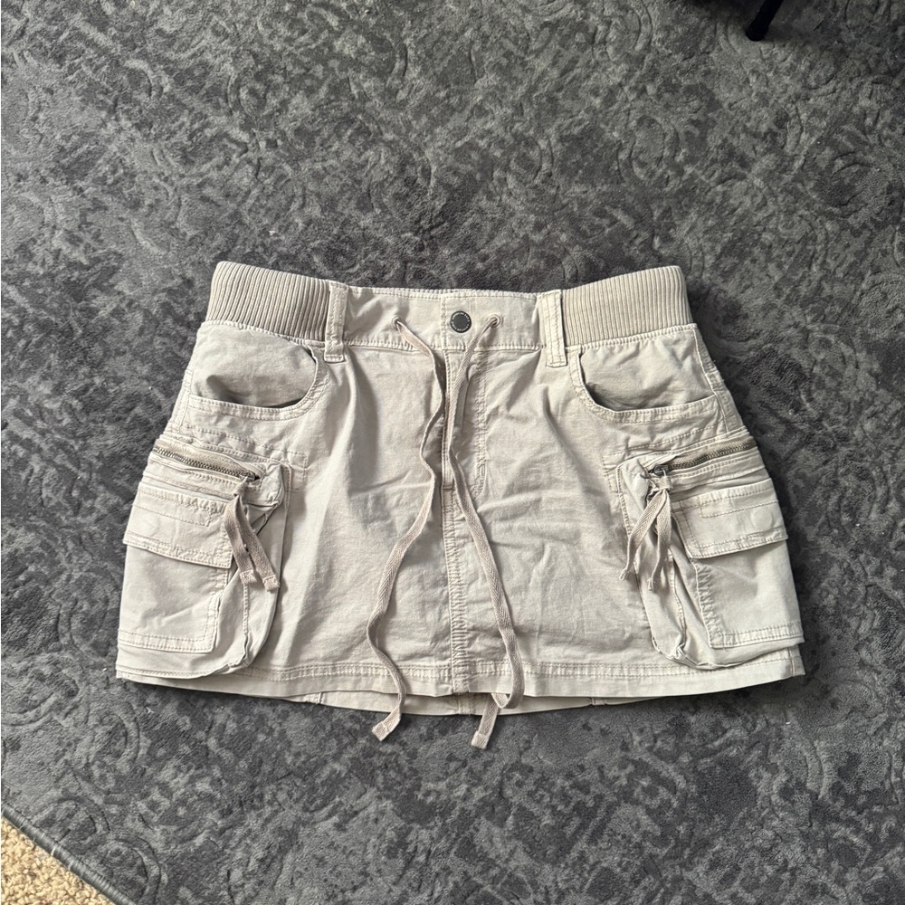 American Eagle Outfitters Cream Cargo Skort
